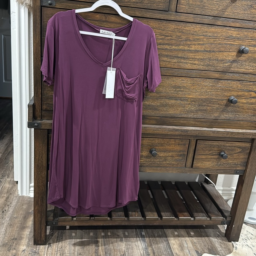 Another Love T-shirt dress. Size large. NWT - Picture 4 of 4